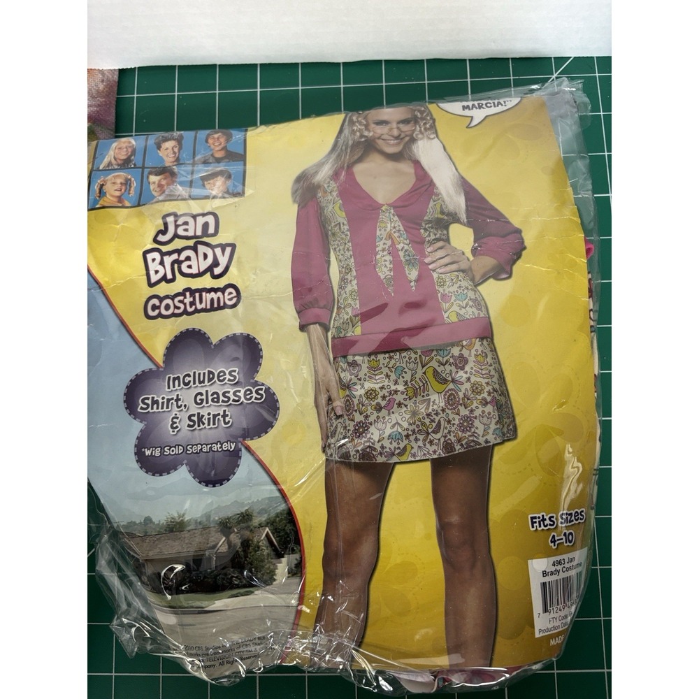 Jan Brady The Brady Bunch Halloween Costume Shirt Skirt Glasses 4963 Pink 4-10